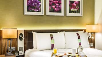 Standard Room, 1 King Bed with Sofa bed | In-room safe, desk, laptop workspace, soundproofing