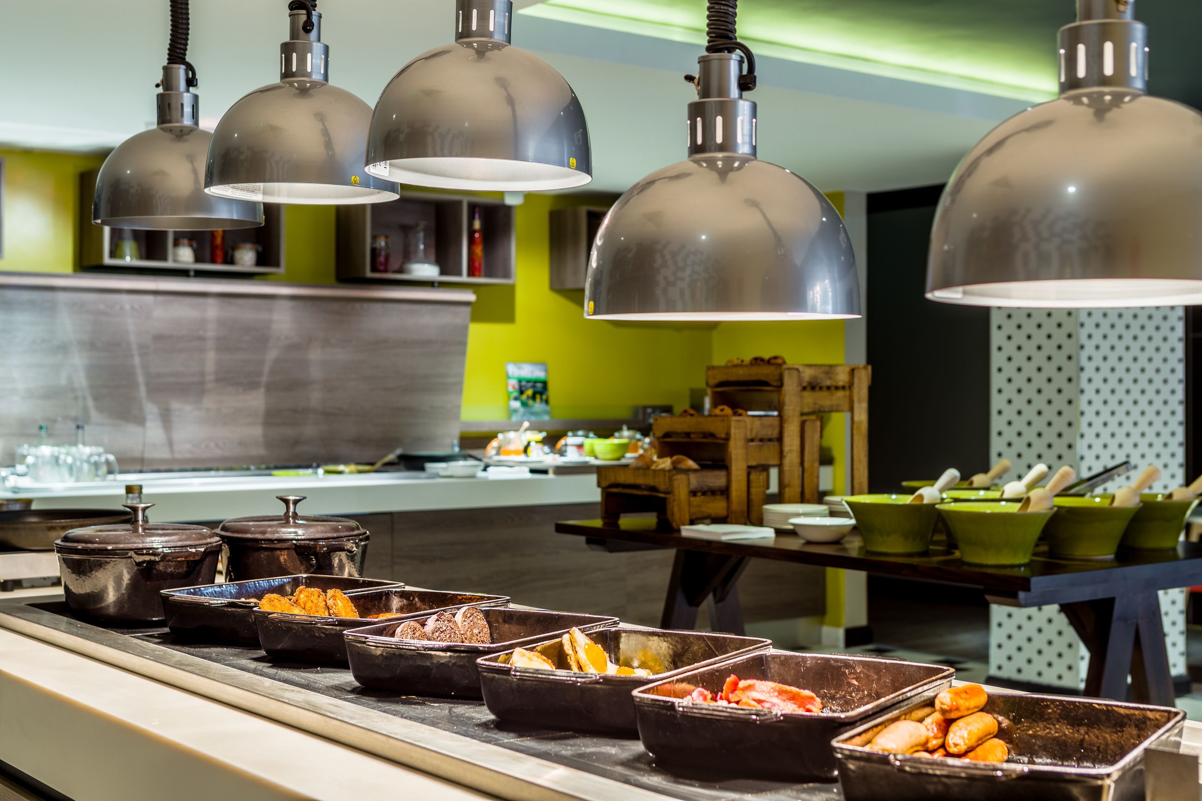 Daily full breakfast (GBP 14.50 per person)