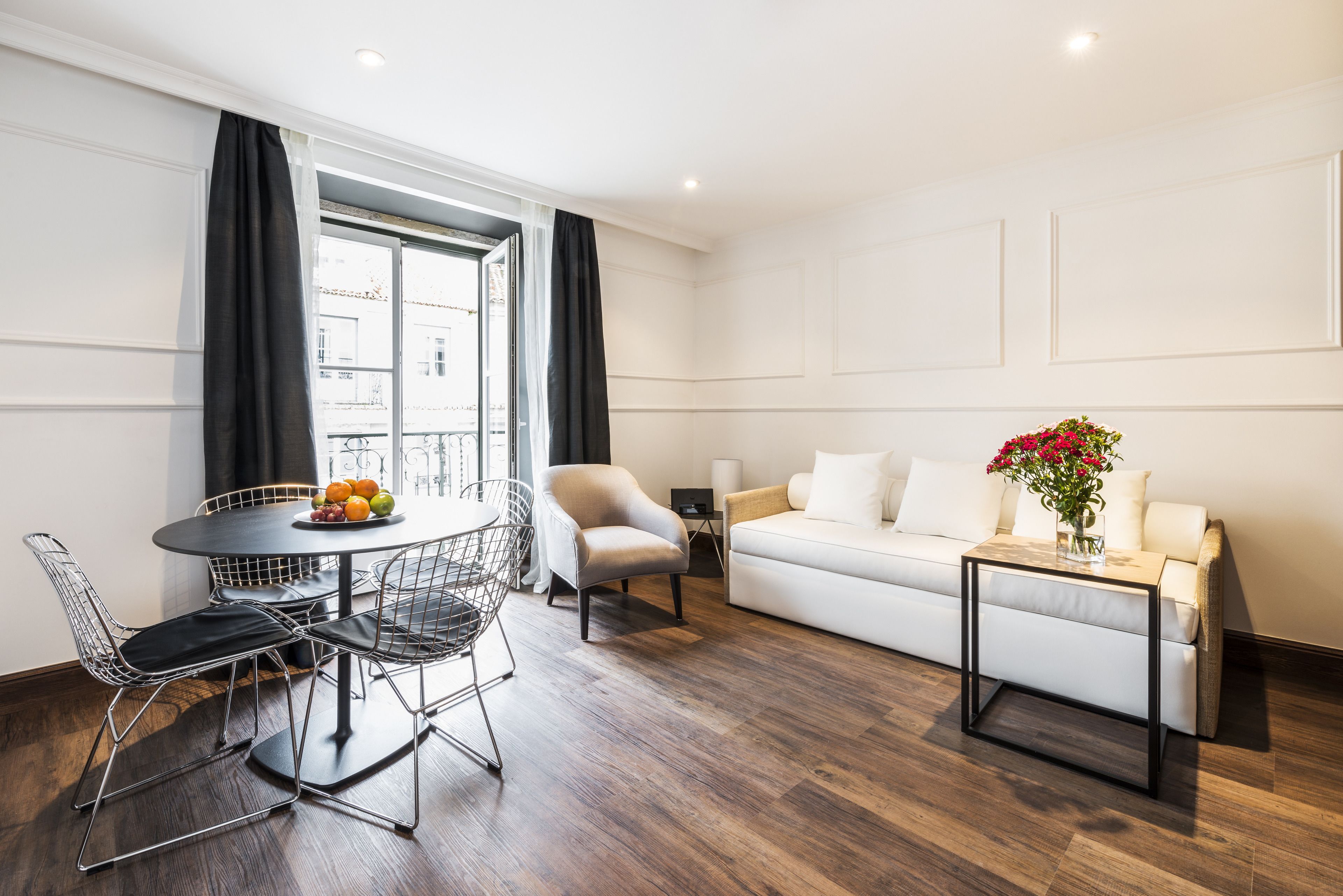 Studio, 1 kamar tidur, pemandangan kota (2) | Area keluarga | Televisi layar datar 43-inci dengan saluran TV kabel dan TV