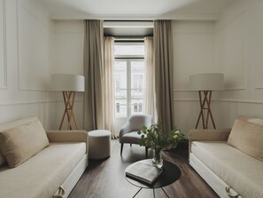 Departamento | Área de sala de estar | Televisión de pantalla plana de 43 pulgadas con canales por cable 