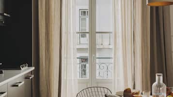 Apartment, 1 Bedroom (4) | Living area | 43-inch flat-screen TV with cable channels, TV