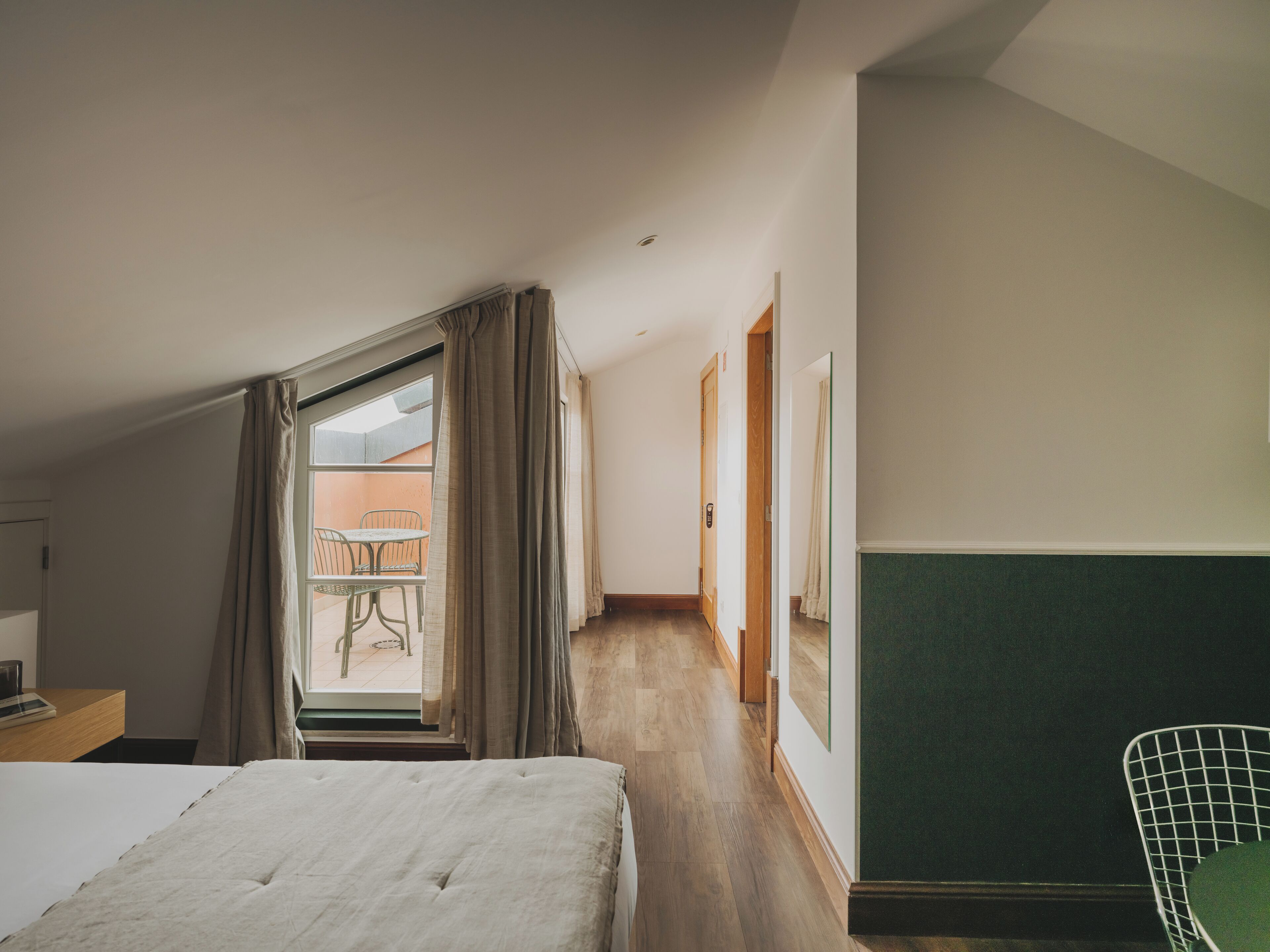 Studio, 1 Bedroom, City View (2) | Bathroom | Shower, free toiletries, hair dryer, towels