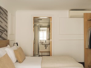 Studio | Skrivebord for bærbar PC, blendingsgardiner og lydisolert