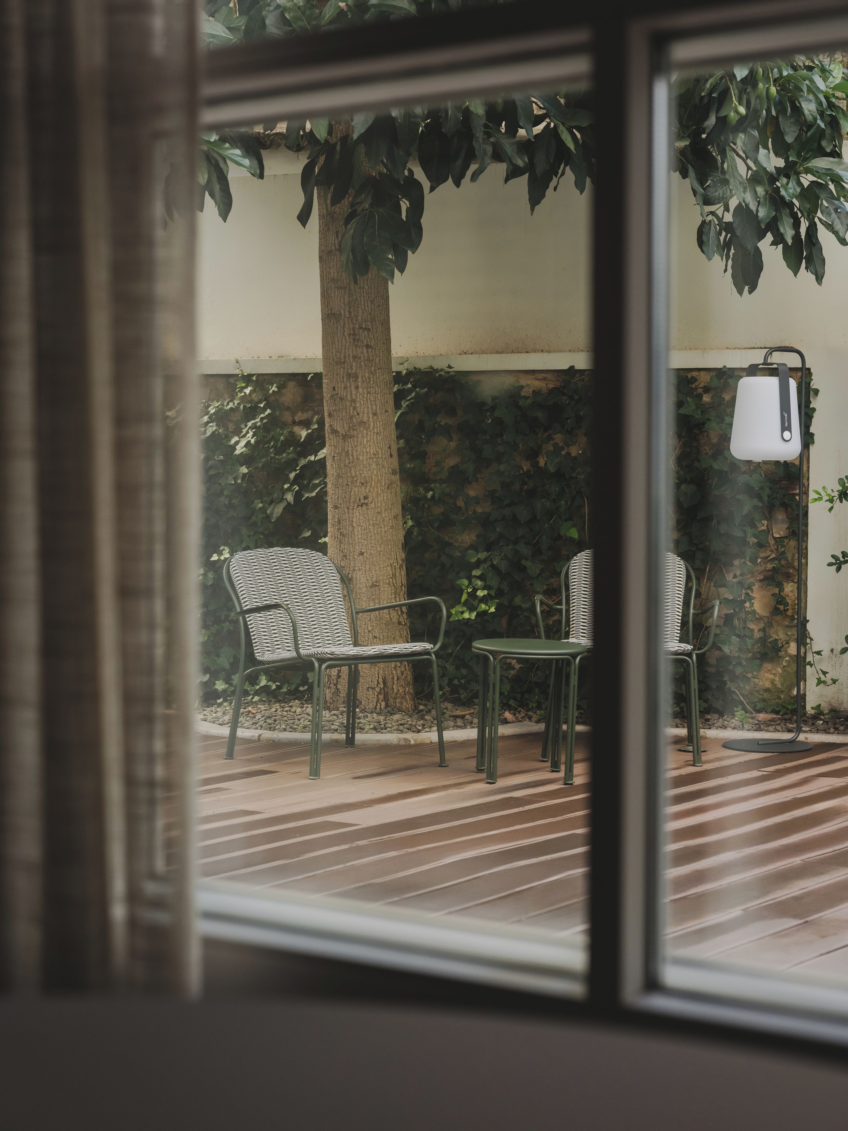 スタジオ | ノートパソコン用作業スペース、遮光カーテン、防音設備、アイロン / アイロン台