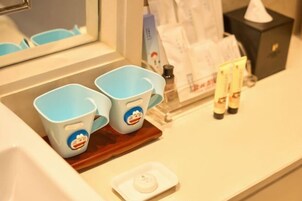 Minibar, värdeförvaringsskåp på rummet och väckarklockor