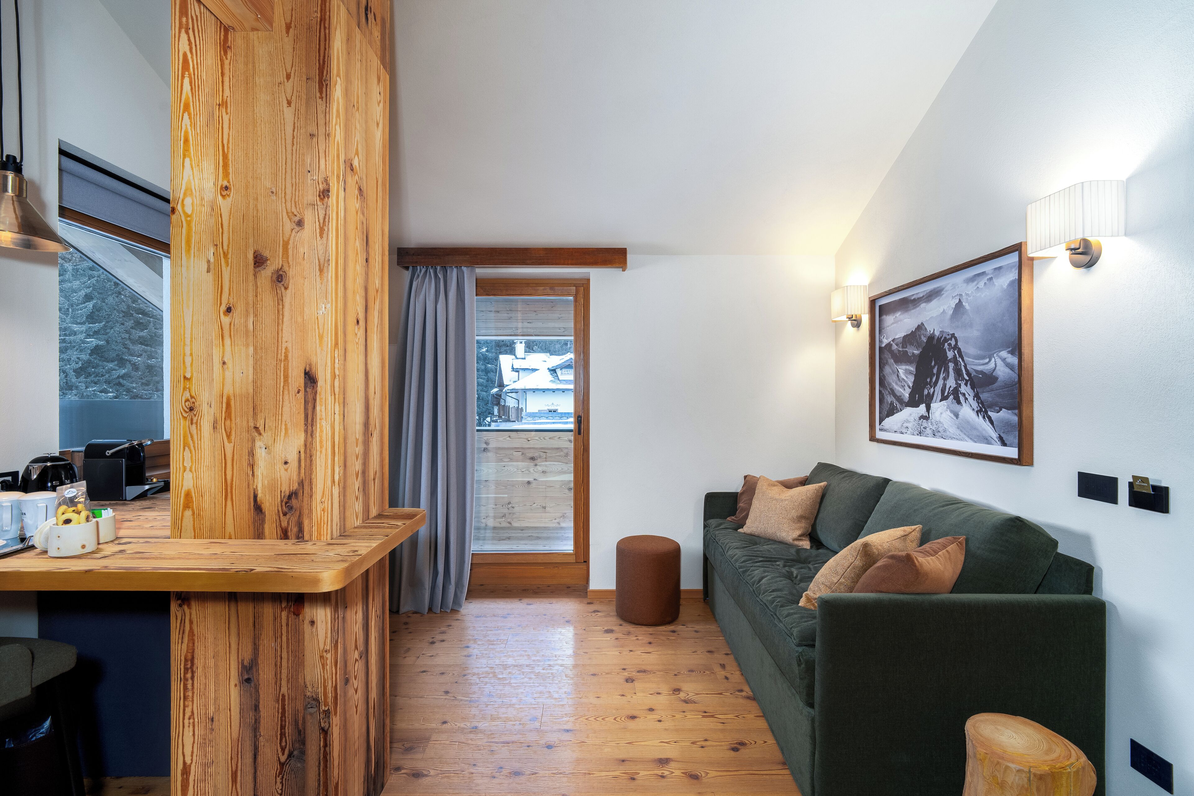 Junior Room | Premium bedding, down comforters, minibar, desk