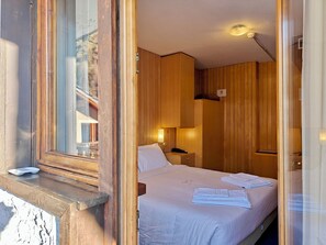 Studio | Free WiFi, bed sheets