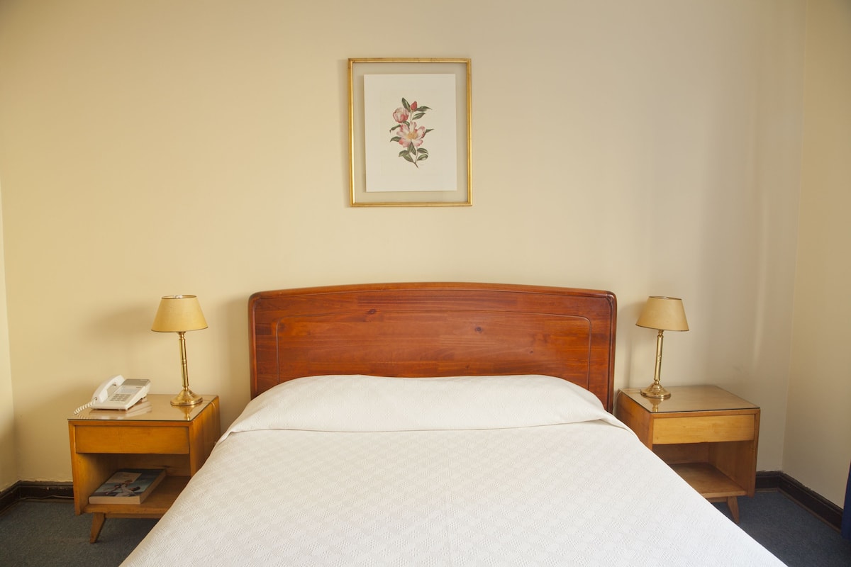 Coffres-forts dans les chambres, Wi-Fi gratuit, draps fournis