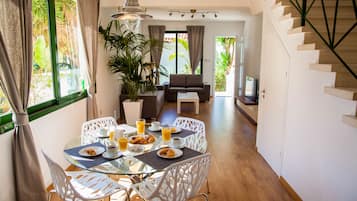 Exclusive Townhome, 2 Bedrooms, Ocean View | 1 bedroom, premium bedding, minibar, in-room safe
