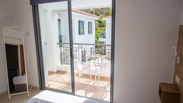 1 bedroom, premium bedding, minibar, in-room safe