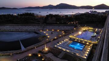 3 outdoor pools, cabanas (surcharge), sun loungers