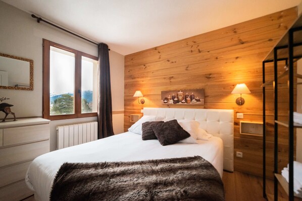 Standard Apartment, 1 Double Bed, Balcony