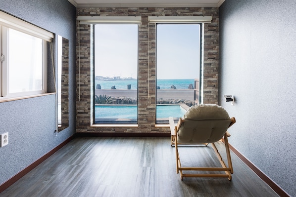 Doppelzimmer, eigener Pool, Meerblick | 2 Schlafzimmer, hochwertige Bettwaren, Betten mit Memory-Foam-Matratzen