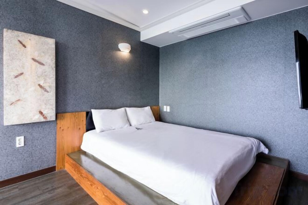 2 soverom, sengetøy av topp kvalitet, memory foam-senger og minibar