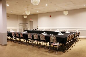 Meeting facility - Tamarack Motor Inn (Rocky Mountain House)