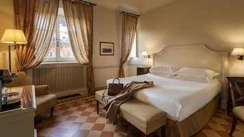 Classic Double or Twin Room | Down comforters, minibar, in-room safe, desk