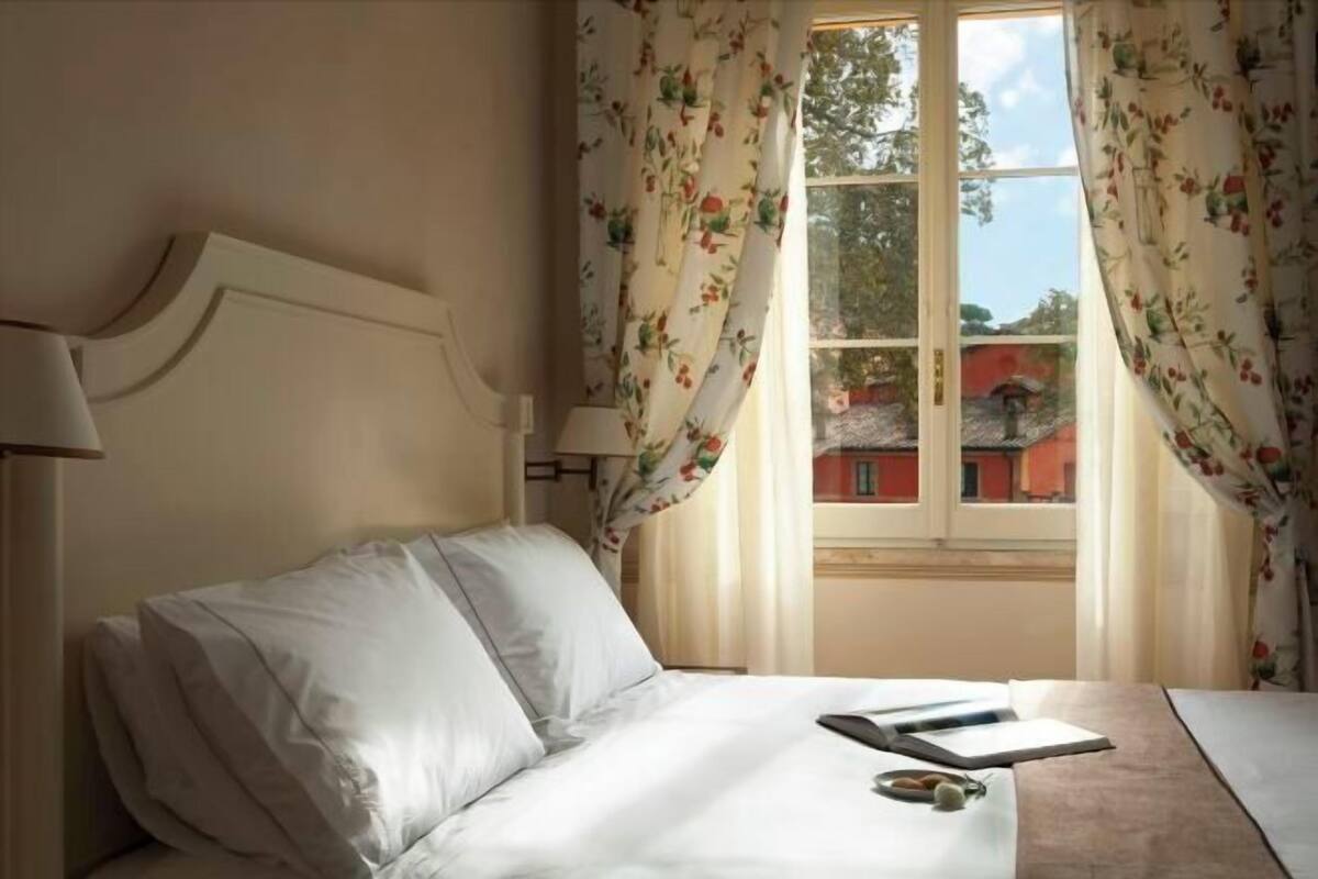 Down comforters, minibar, in-room safe, desk