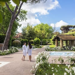 Couples treatment rooms, sauna, hot tub, steam room, Turkish bath