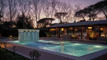 Couples treatment rooms, sauna, hot tub, steam room, Turkish bath