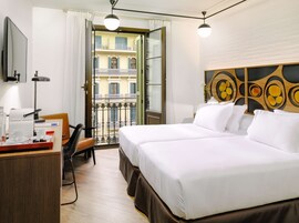 Double Room, Balcony, City View | Premium bedding, down duvets, minibar, in-room safe
