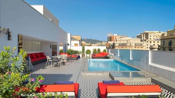 2 Außenpools, Liegestühle