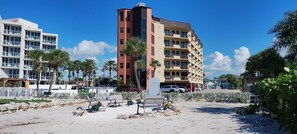 Exterior - Voyager Beach Club (Treasure Island)