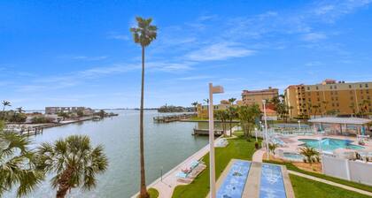 Sunrise Resort by Liberté