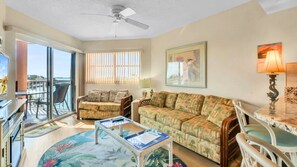 Premier Condo | Living area