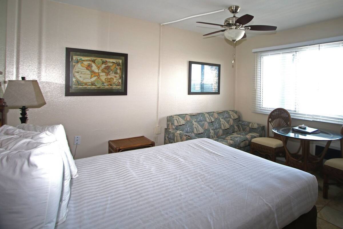 Small Studio (NW-A) | Iron/ironing board, free WiFi, bed sheets