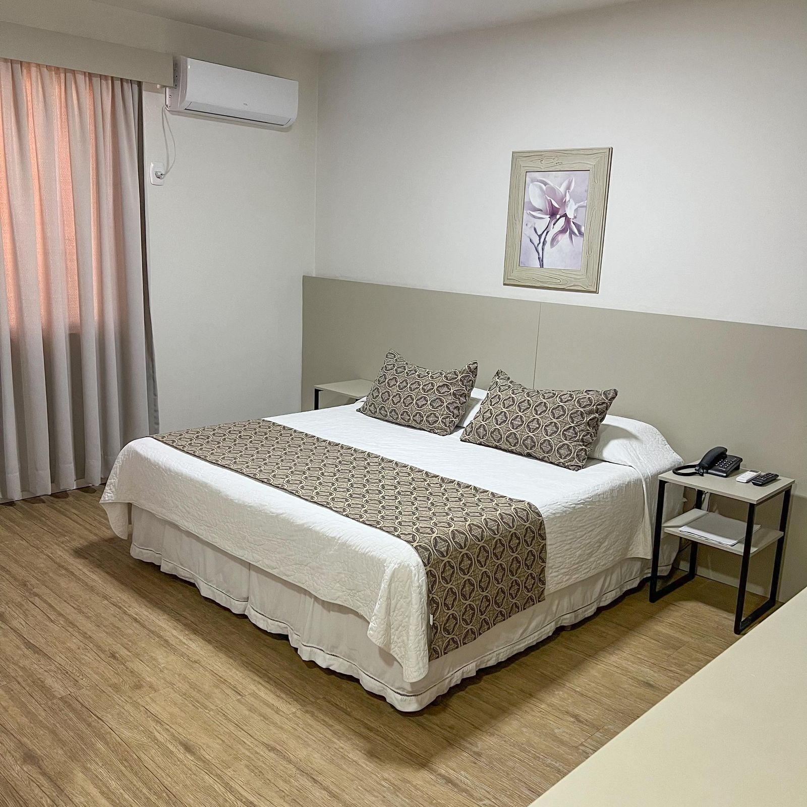 standard double or twin room | 2 bedrooms, minibar, in-room safe, desk