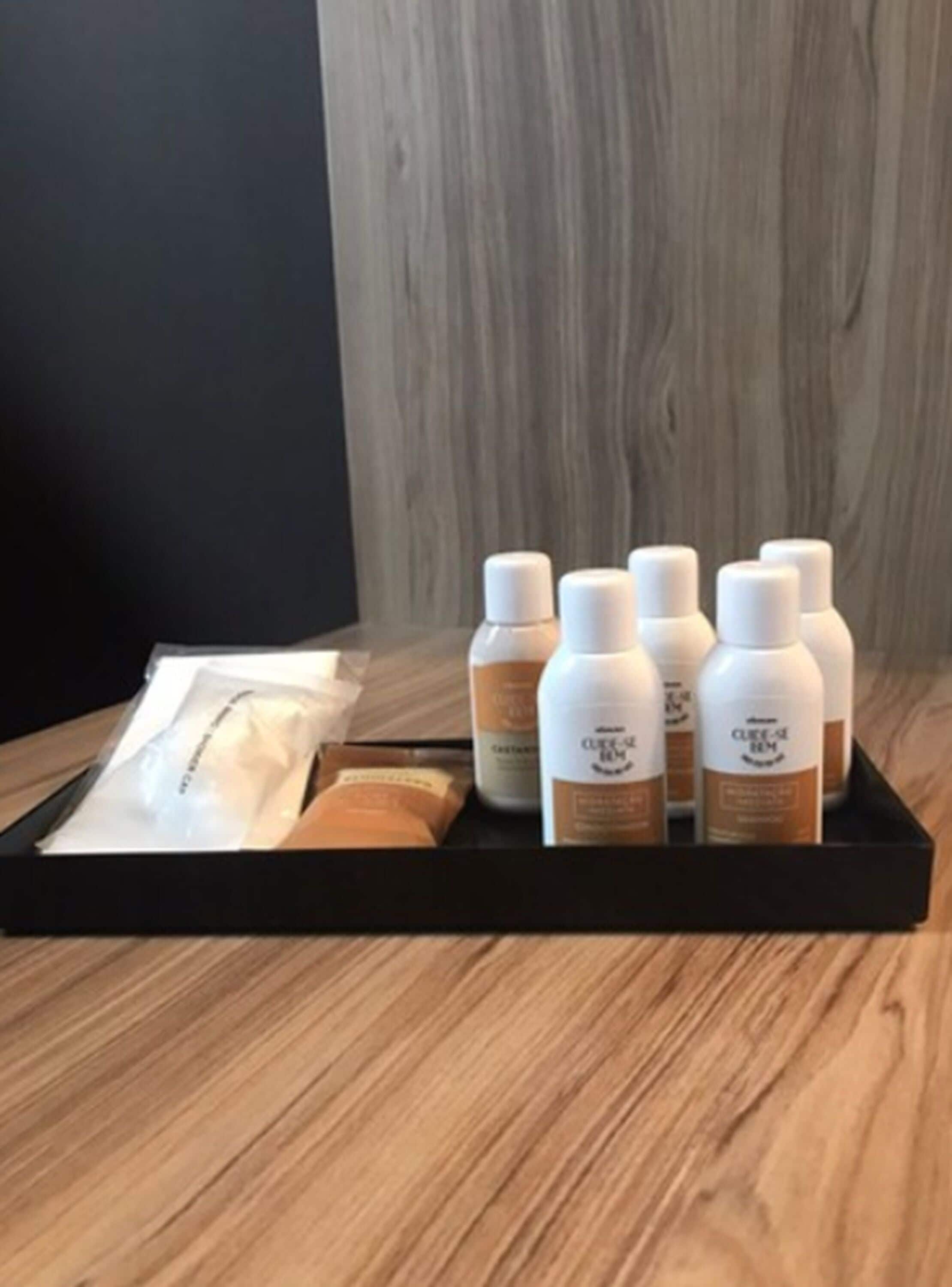 executive double room | bathroom | shower, hair dryer, towels