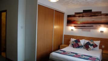 In-room safe, blackout curtains, iron/ironing board, free WiFi