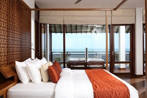 ห้องสวีท, อ่างน้ำวน, วิวทะเล | เครื่องนอนระดับพรีเมียม, มินิบาร์, ตู้นิรภัยในห้องพัก, เตารีด/โต๊ะรีดผ้า