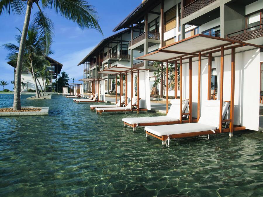 Outdoor pool, pool loungers