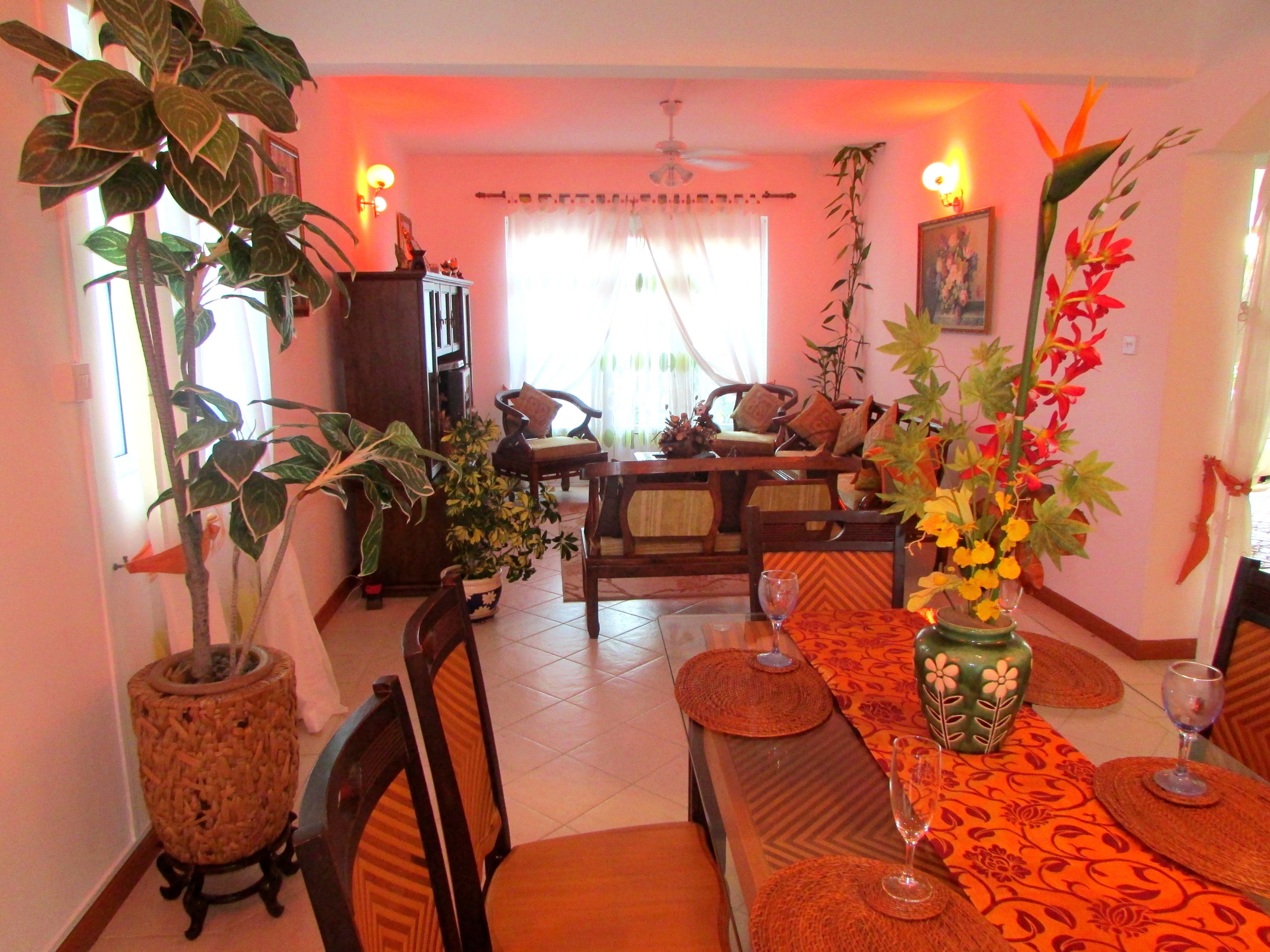 Villa familiar, 3 habitaciones, cocina, vista al mar | Área de sala de estar | Televisión de pantalla plana 