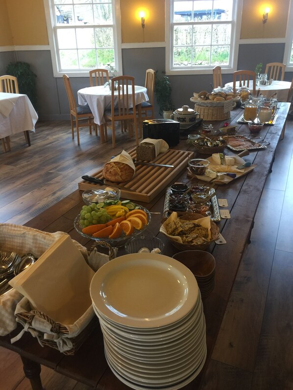 Free daily continental breakfast - Pension Sandbogaard (Allinge)