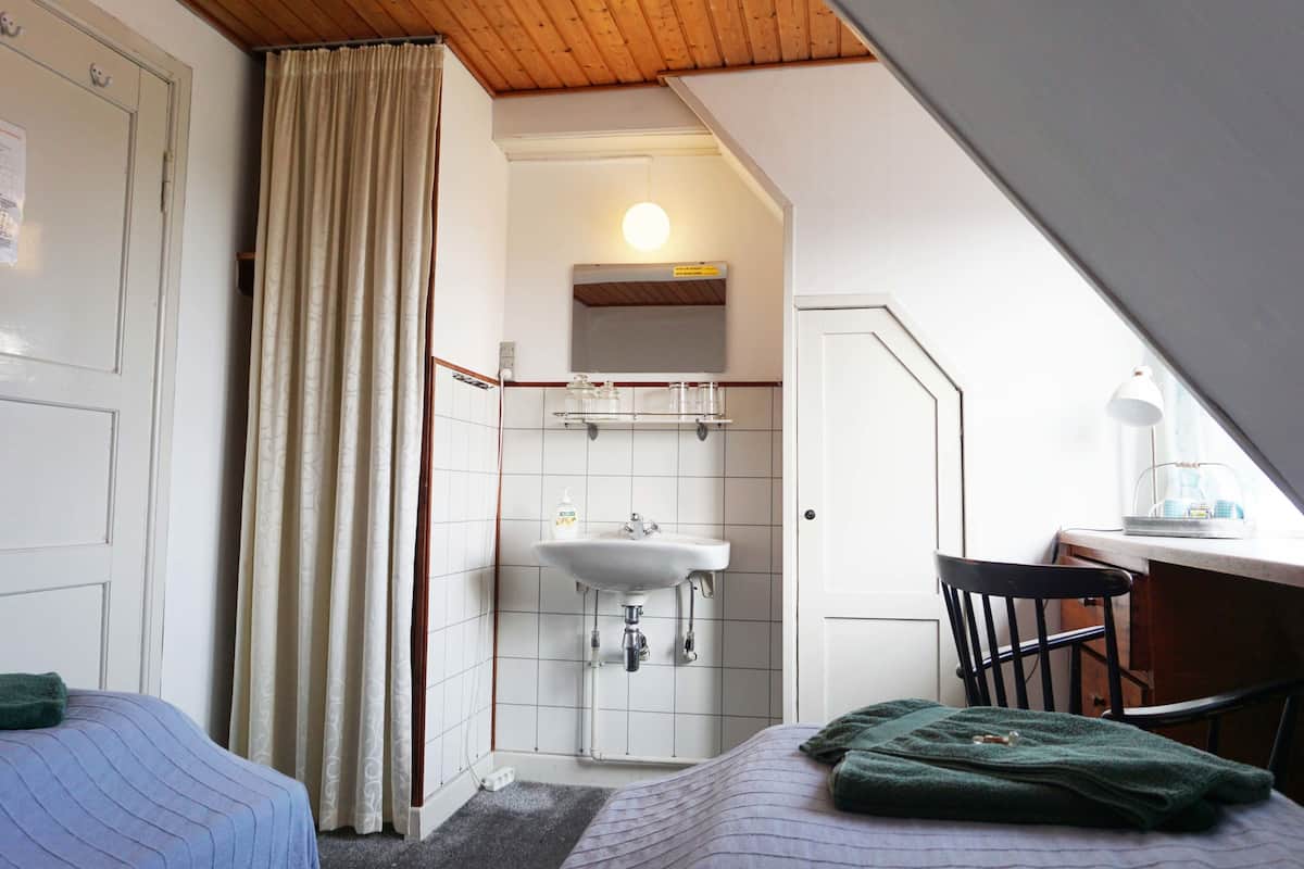 double room - shared bathroom (extra bed not possible) | individually decorated, individually furnished, blackout curtains