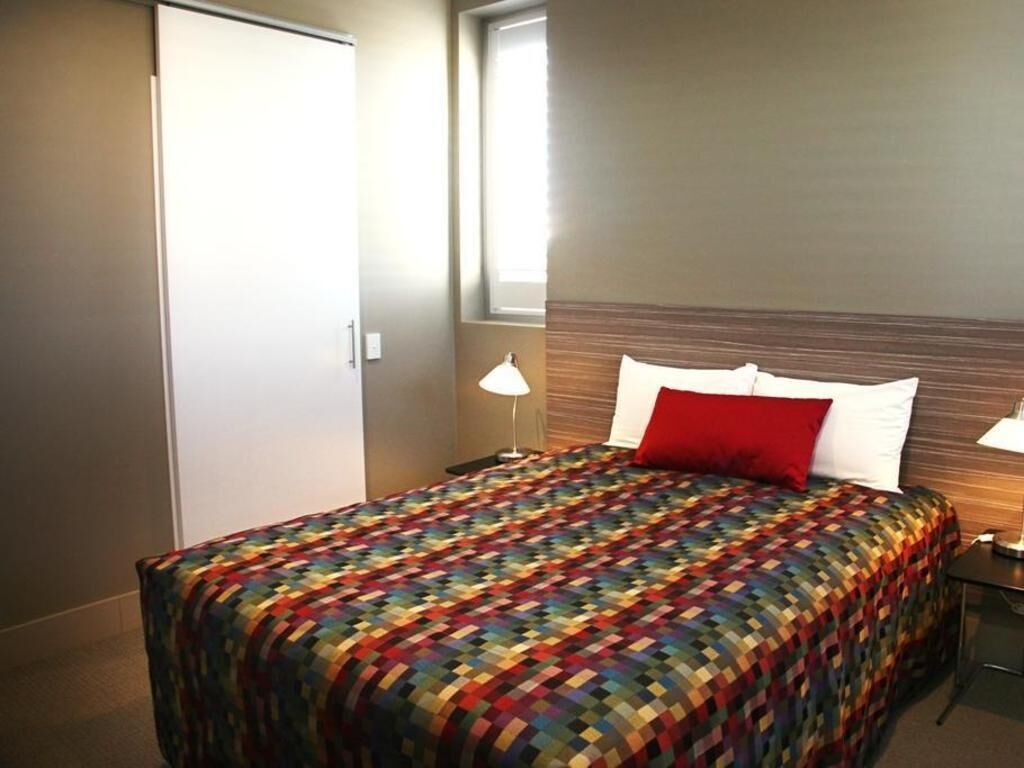 2 bedrooms, Egyptian cotton sheets, minibar, desk