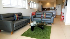 Plasma TV, DVD player - Laguna Apartments (Toowoomba)