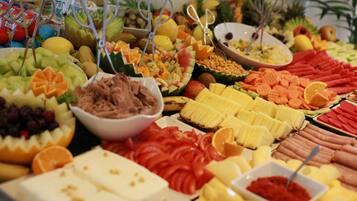 Breakfast (MAD 800 per person)