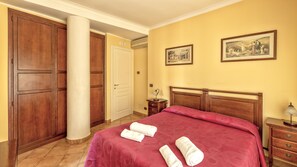 Double Room | Premium bedding, desk, soundproofing, free WiFi - Bed & Breakfast Armonia (Syracuse)