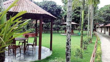 2 restaurants, breakfast, lunch, dinner served; local cuisine