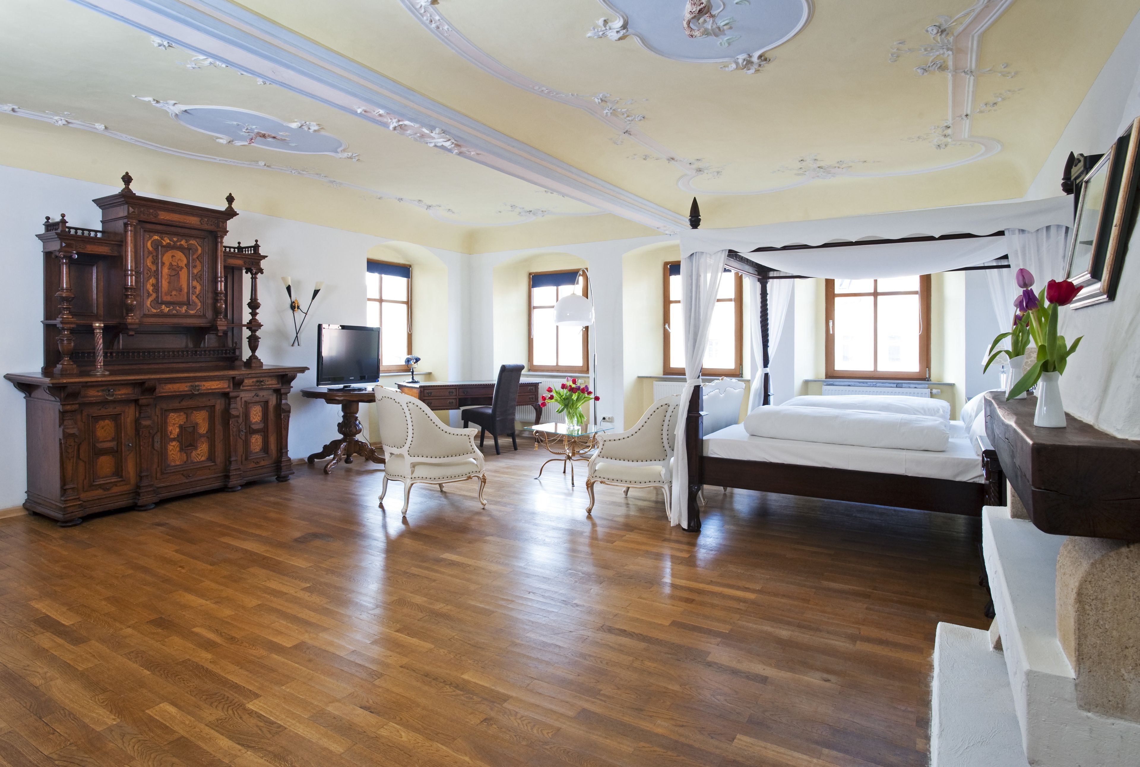 honeymoon suite | 1 bedroom, hypo-allergenic bedding, down duvets, minibar