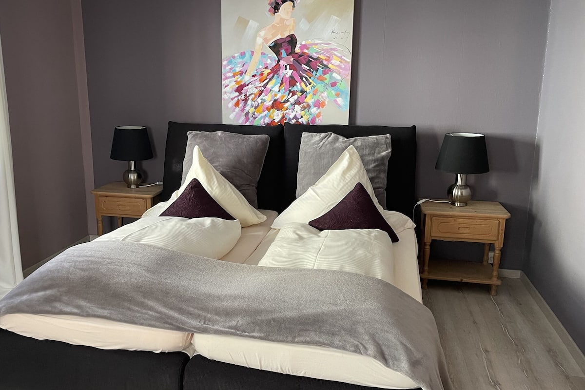 1 bedroom, hypo-allergenic bedding, down duvets, minibar