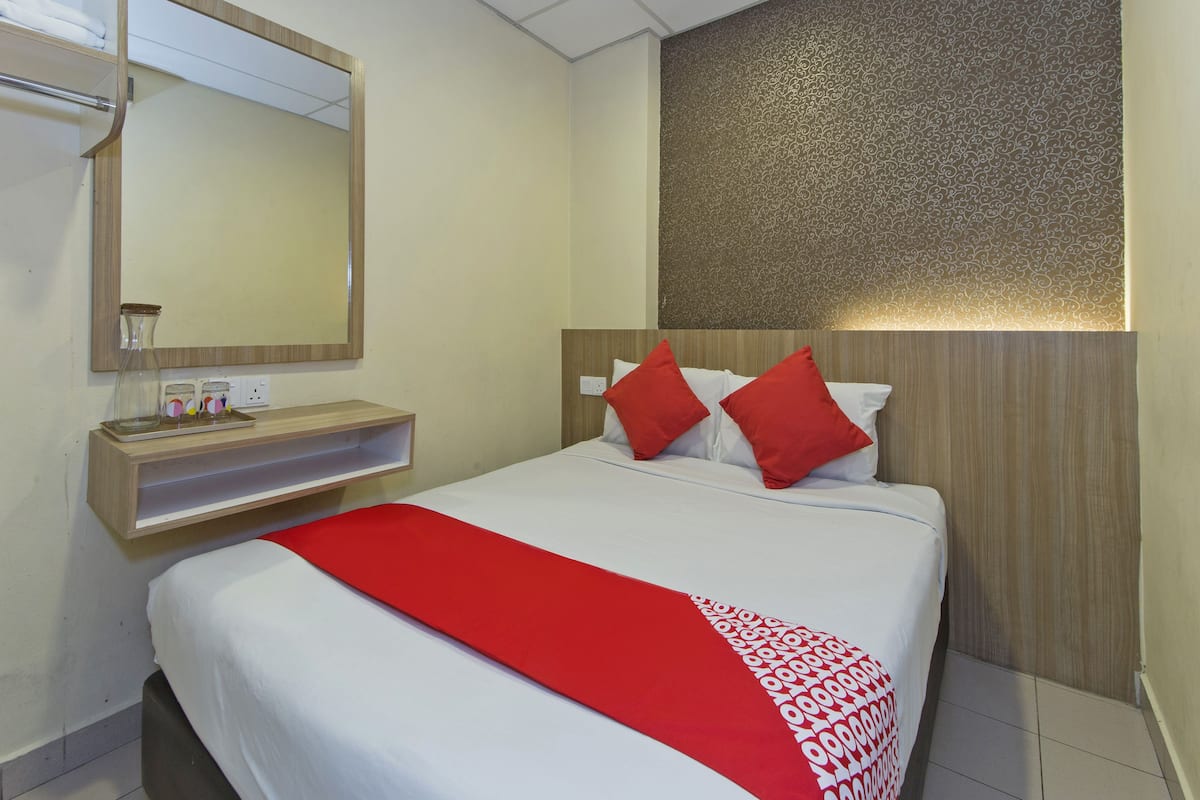 Standard Double Room | Iron/ironing board, free WiFi, bed sheets