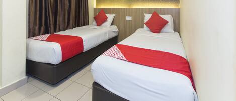 Deluxe Twin Room | Iron/ironing board, free WiFi, bed sheets