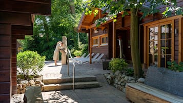 Sauna, hammam, soins corporels, massages des tissus profonds