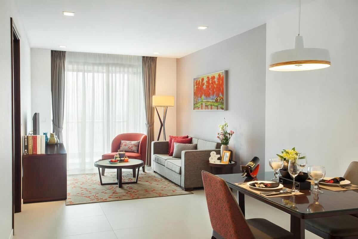 Living area | LCD TV, fireplace, DVD player