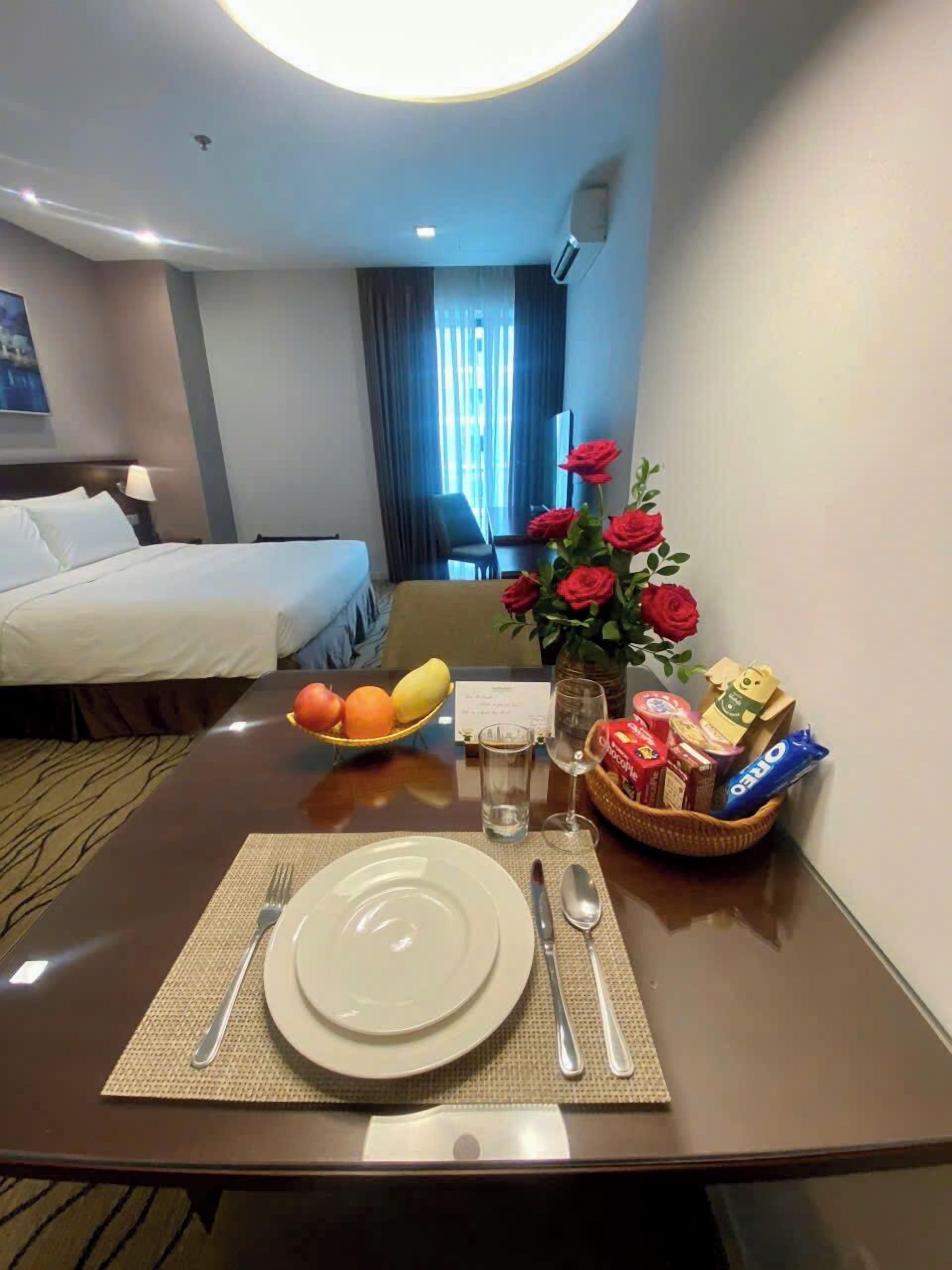 Estudio ejecutivo, 1 cama de matrimonio grande, vistas a la ciudad | 1 dormitorio, sábanas de algodón egipcio, ropa de cama de alta calidad