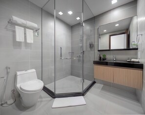 Kamar Premier, 2 kamar tidur, pemandangan kota | Kamar mandi | Perlengkapan kamar mandi ramah lingkungan dan pengering rambut